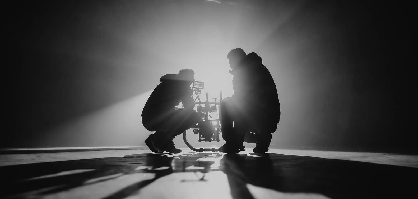 Videokuvaukset mustalla taustalla